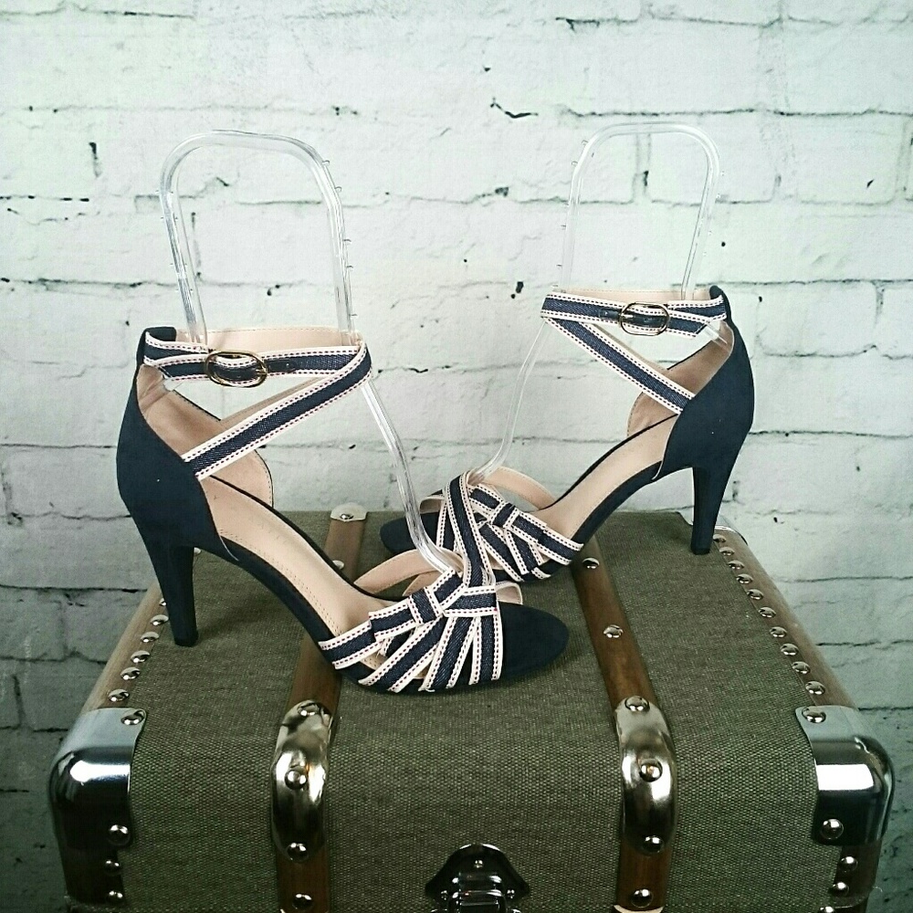 NIB Kelly & Katie Strappy denim heels, ankle strap - Picture 4 of 6